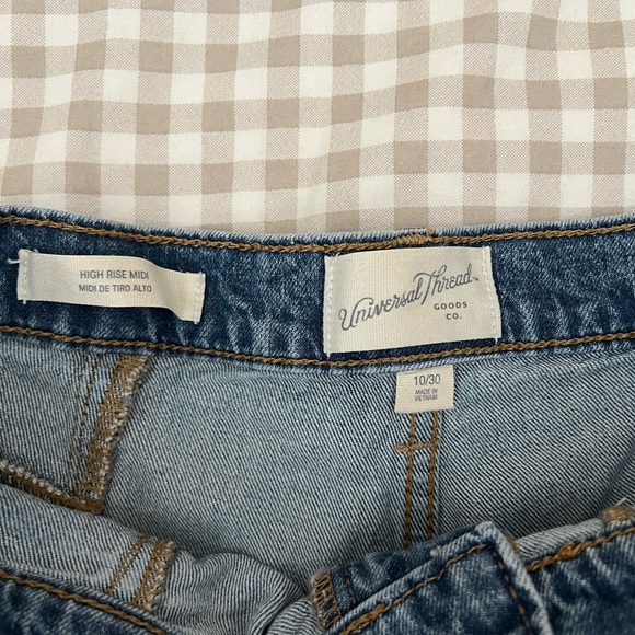 Universal Thread High Rise Midi Shorts - Picture 3 of 3